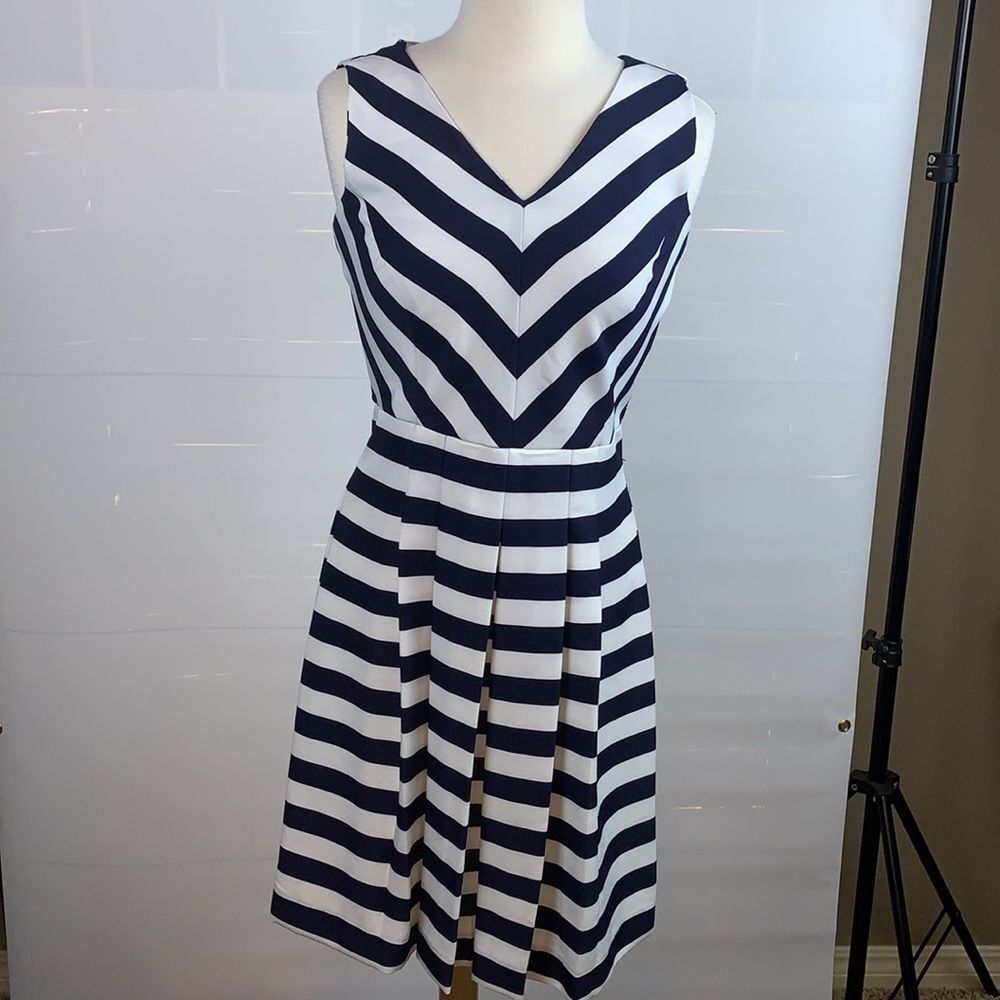 Shelby & Palmer navy blue & white nautical striped pleated, sleeveless dress, 6